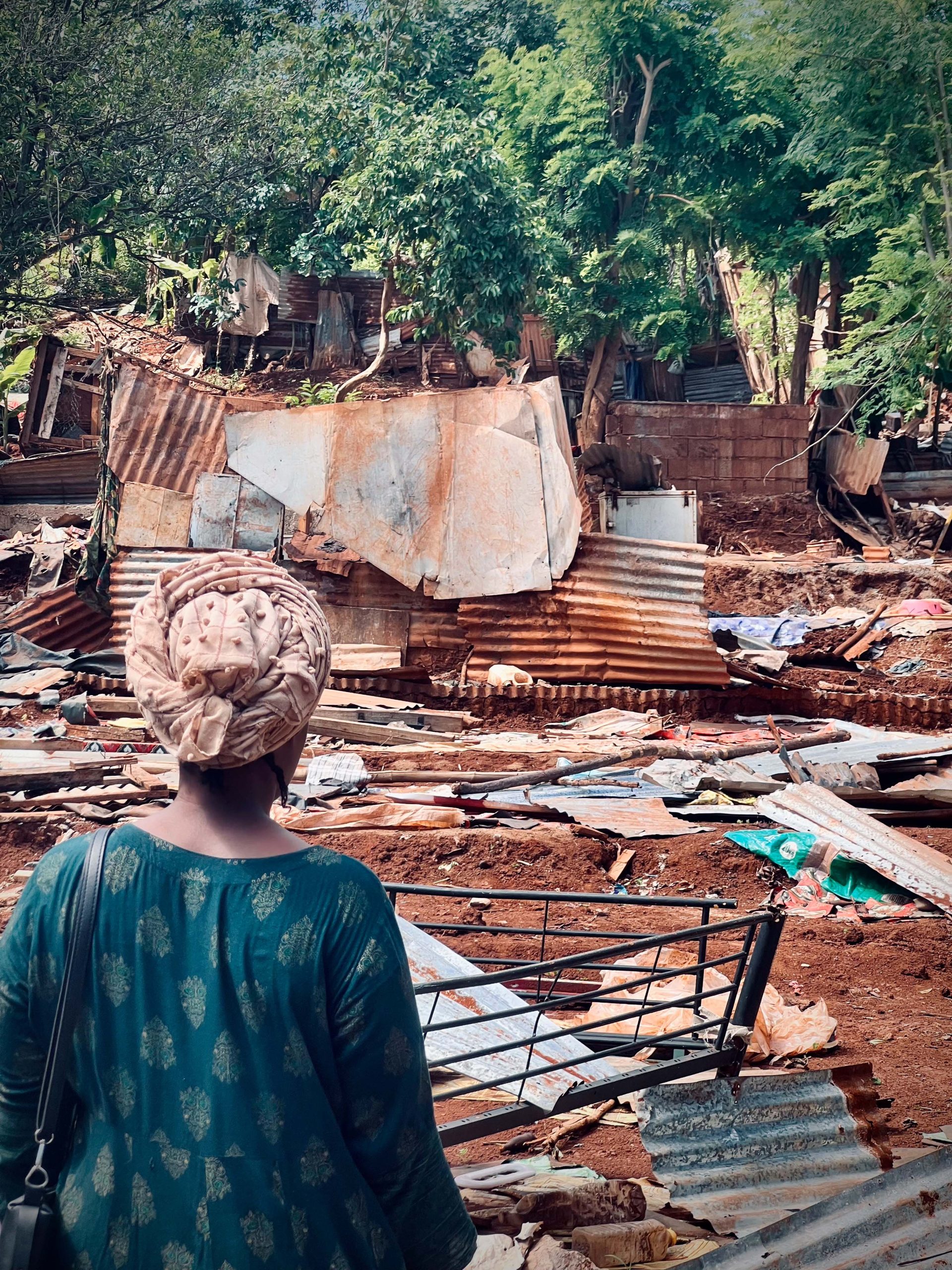À Koungou, les habitants d'un bidonville ont déserté le quartier dès l'annonce de l'opération Wuambushu fin avril 2023. La plupart des habitants ont détruit eux-même leur maison